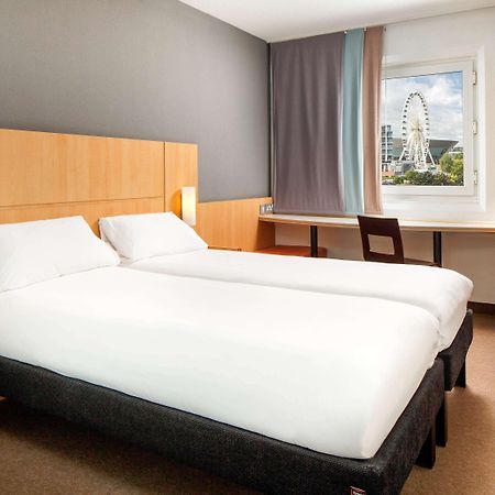 Ibis London Thurrock M25 Grays Екстериор снимка