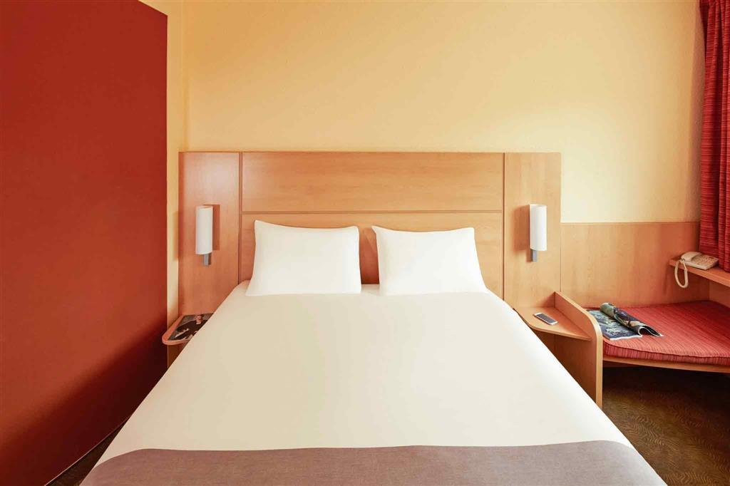 Ibis London Thurrock M25 Grays Екстериор снимка