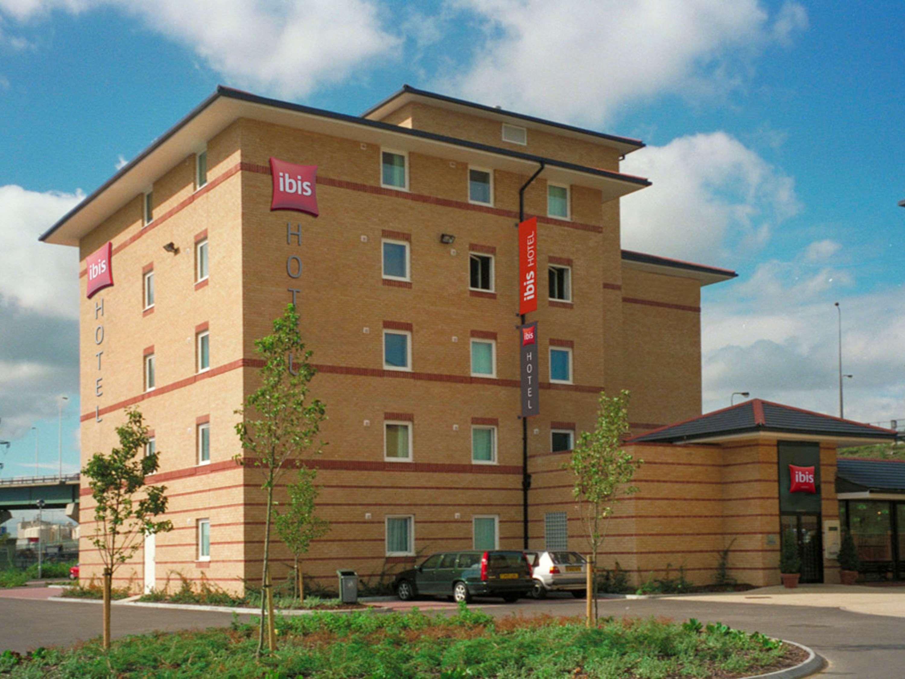 Ibis London Thurrock M25 Grays Екстериор снимка