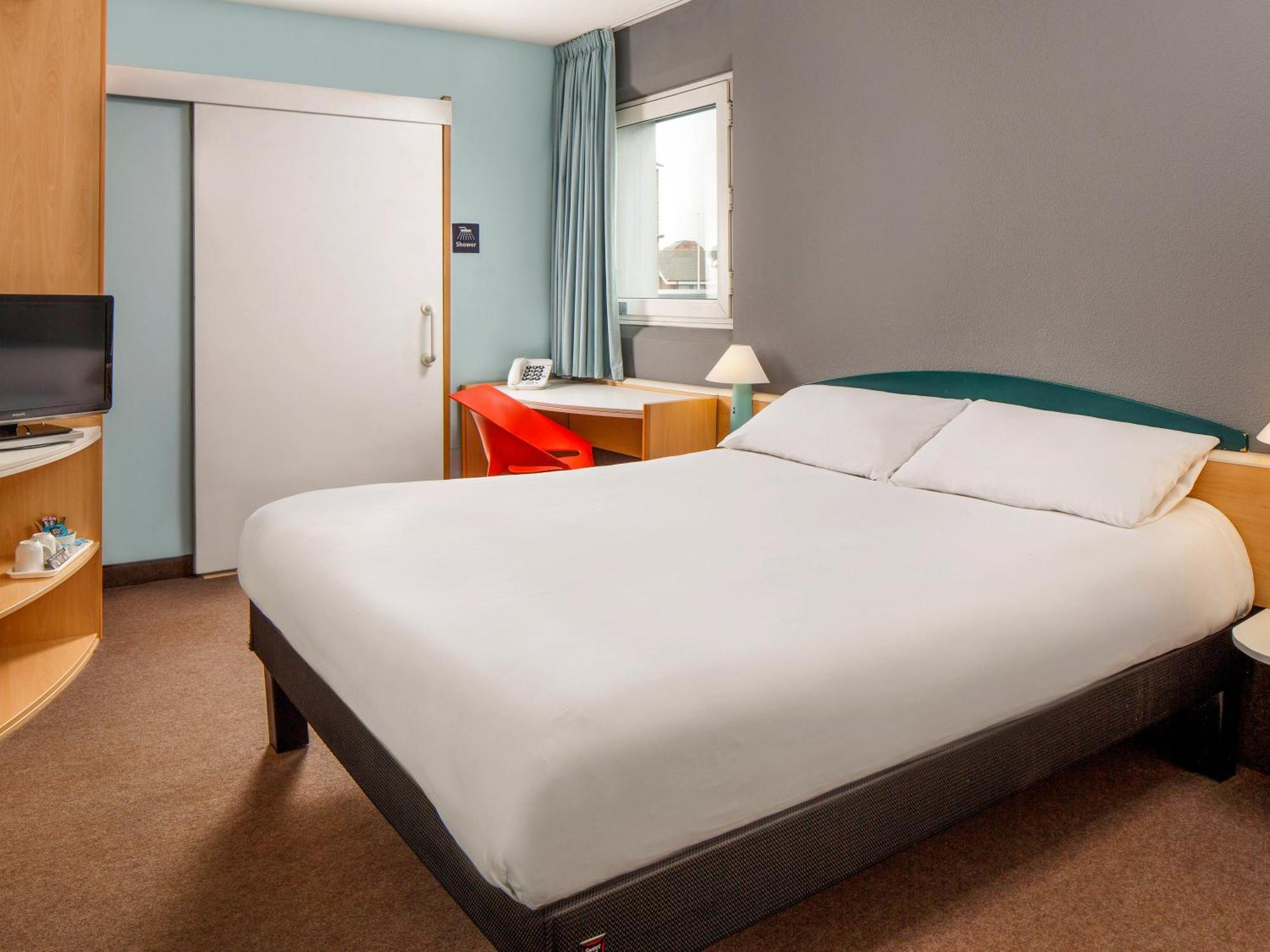 Ibis London Thurrock M25 Grays Екстериор снимка